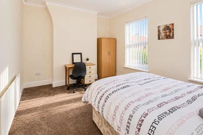 1 Double Room for Great Price - L6 Area! Main Photo