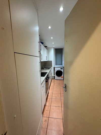 One bed ground floor flat Main Photo