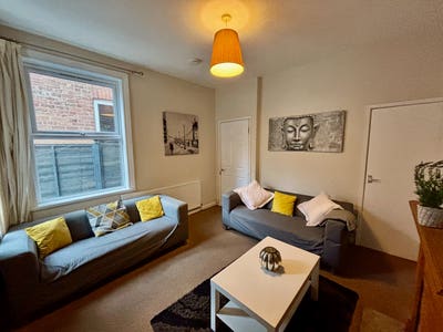 Lovely 4 Bed House Share Main Photo