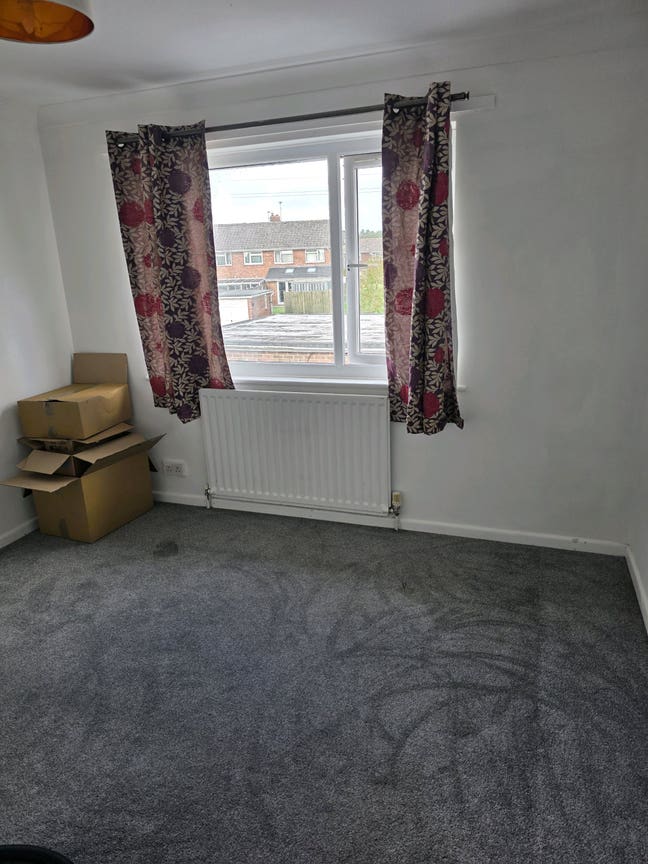 Unfurnished double room in a house share Main Photo