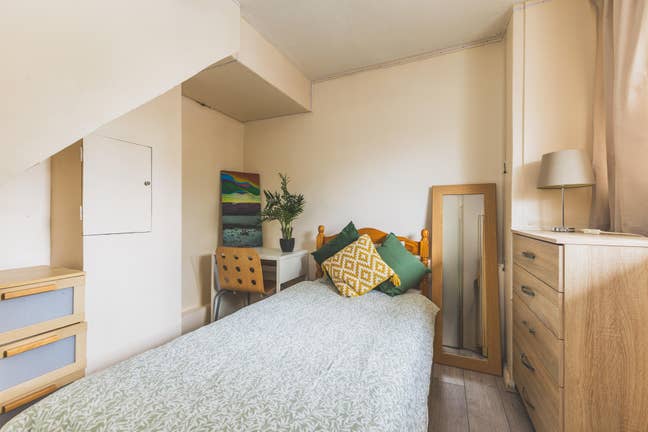 New Bedroom / 2 Bath / Reception / Garden Main Photo