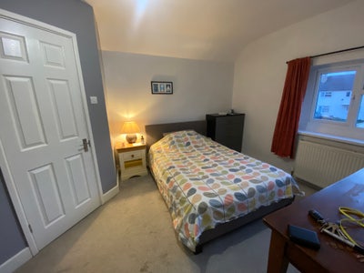 En-suite  Room Available in Stonehouse Main Photo