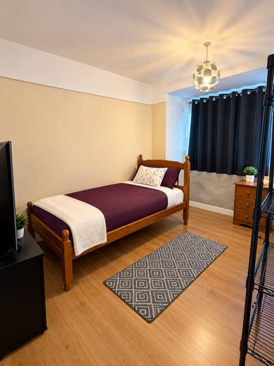 Furnished double room Main Photo