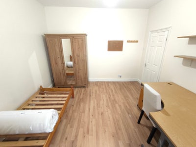 Single Room-All Bills included-3mins to Upton Park Main Photo