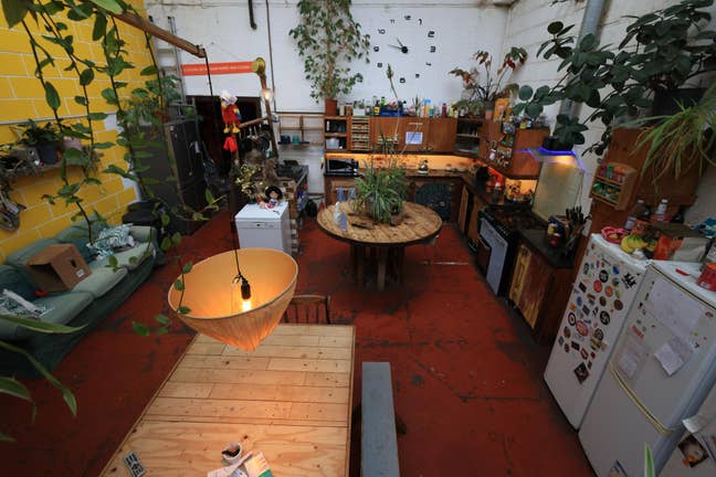 Warehouse room - available 6th November Main Photo