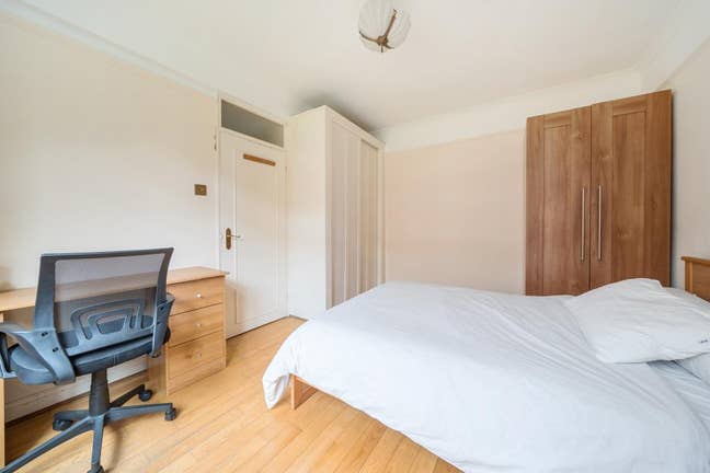 Beautiful second floor 3 bed flat St John's Wood  Main Photo