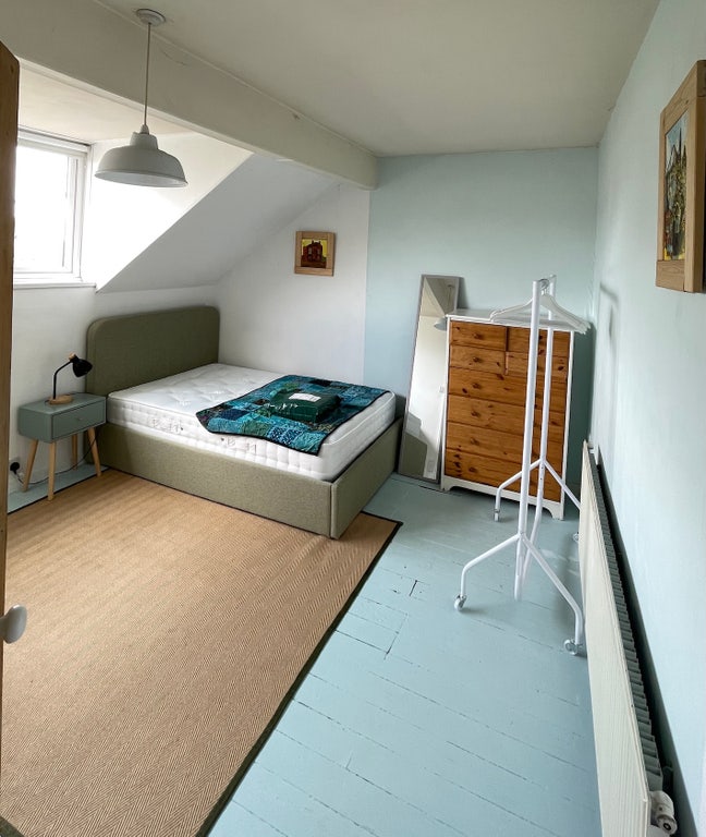 Your pale blue room	 Main Photo