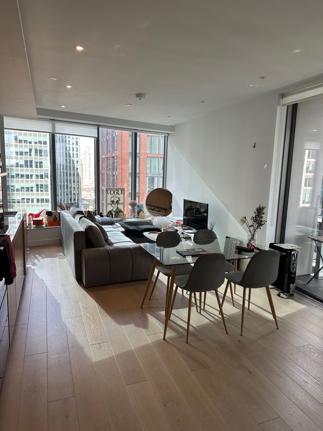Luxury Canary Wharf Flat - Shared 2B2B Main Photo