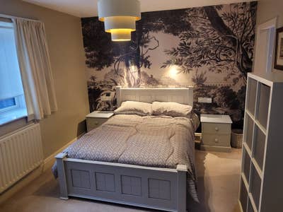 Double en-suite room in large country house Main Photo