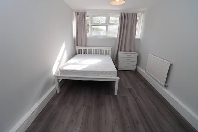 🏡✨ Two Rooms Available in Acton Town✨🏡 Main Photo
