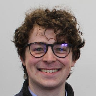 Professional Male seeks a double room Main Photo