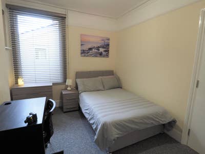 Watford Town Centre - friendly & clean houseshare Main Photo