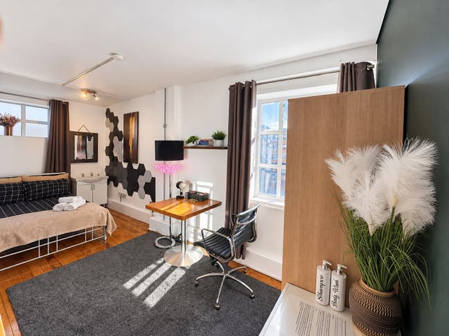 Factory Warehouse Conversion/Double Room Main Photo