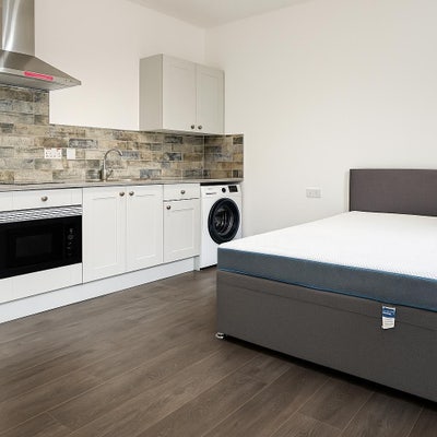 Modern studio flat Main Photo