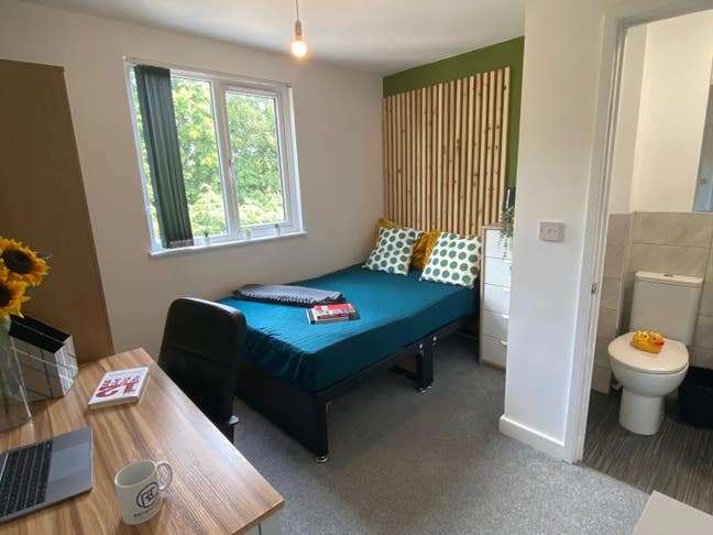CV1 2DJ Luxury Double Ensuite Rooms -st georges rd Main Photo