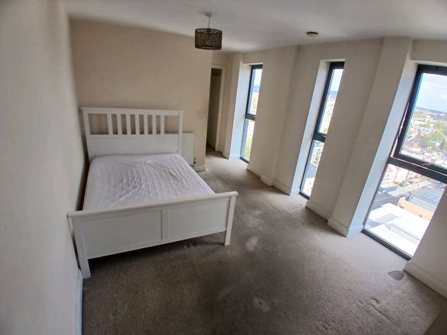 Two Bed With One Ensuite  Apartmen in West Croydon Main Photo