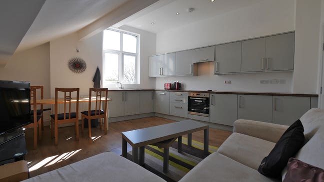 Room to Rent in Ashton-under-Lyne - OL7 0DH Main Photo