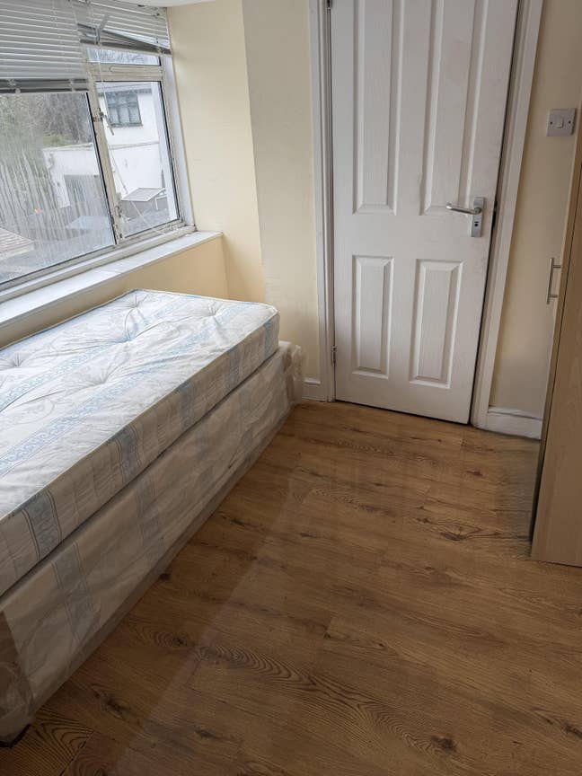 Studio Room Available – Coniston Avenue UB6 8EE Main Photo