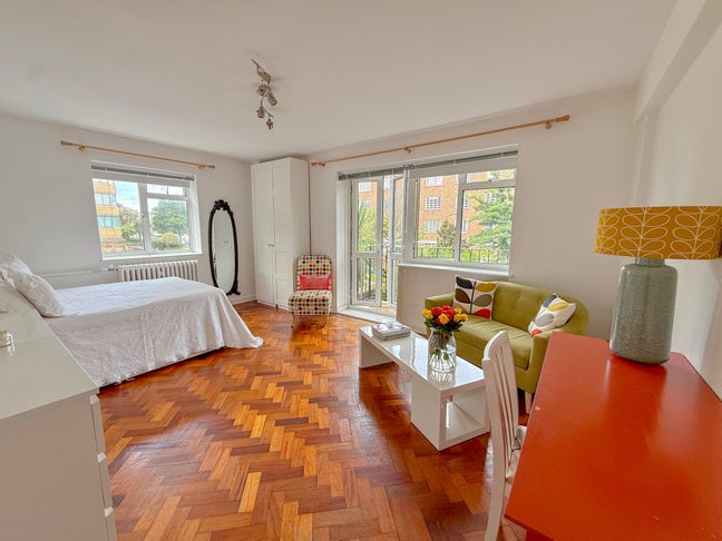 Lovely King Size Room to Rent in St Johns Wood Main Photo