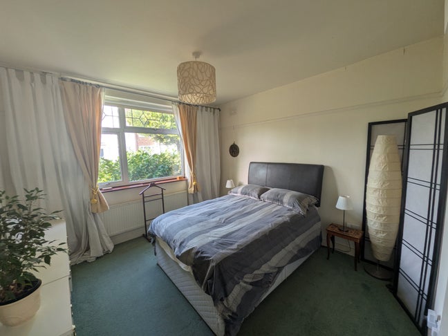 Double room handy for motorway and city commute Main Photo