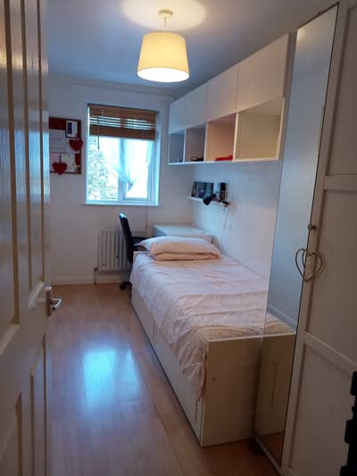 Lovely Zone 3 Single Room-Excellent Transport  Main Photo