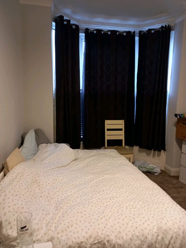 Room available in Hyde Park  Main Photo