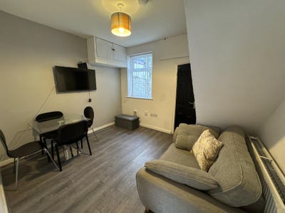Double Room - Grantham Street, Liverpool L6 Main Photo