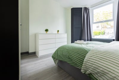 1-Bedroom Flat with Private Garden in Clapton Main Photo