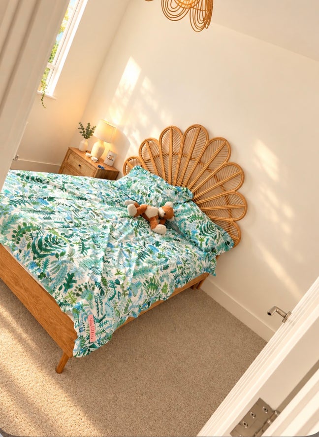 Room to rent in 3 bed house Main Photo