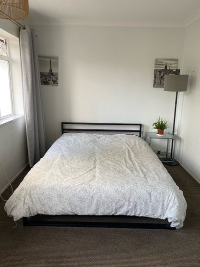 Spacious Double Room in NW London - Women Only Main Photo