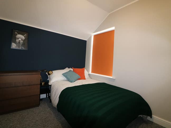 Ensuite Rooms Available 🏡 Warwick Road Main Photo