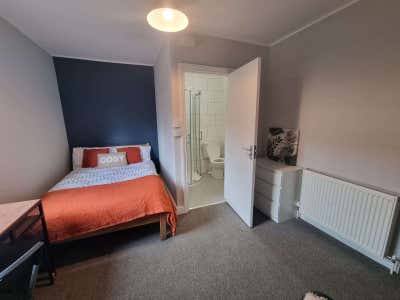 Ensuite Rooms Available 🏡 Park Road Main Photo