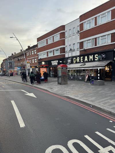 1 Bed Flat in the Heart of Gants Hill Main Photo