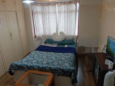 A Double Room Available in Hounslow  Main Photo