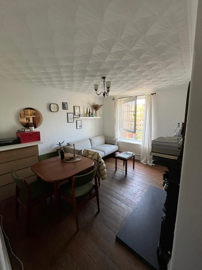 Old Street Flat with Living Room & Shops nearby Main Photo