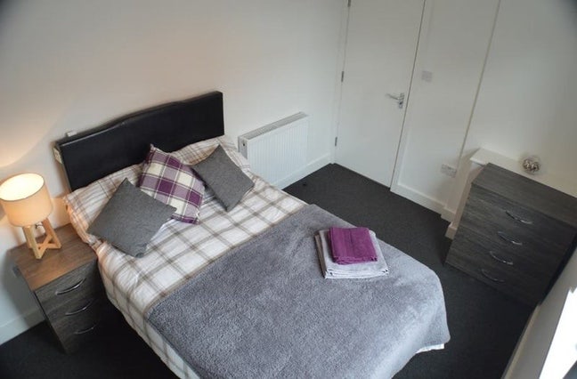 Furnished Room available Main Photo