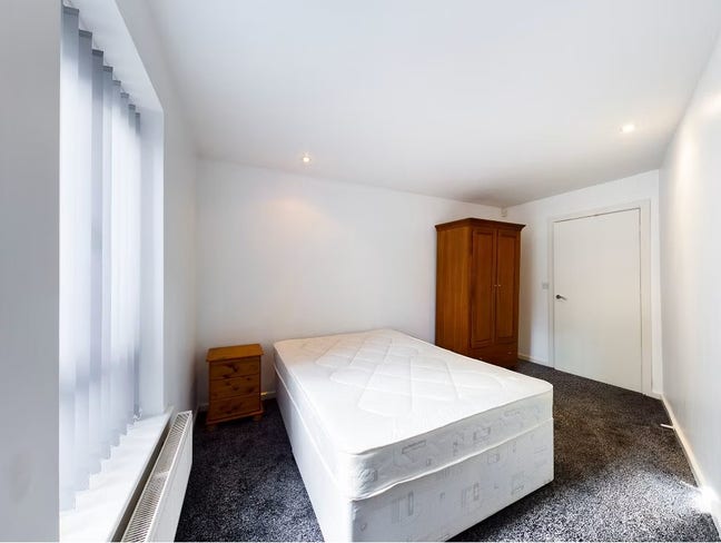  🏠 Room Available in Liverpool – Gated Apartment  Main Photo