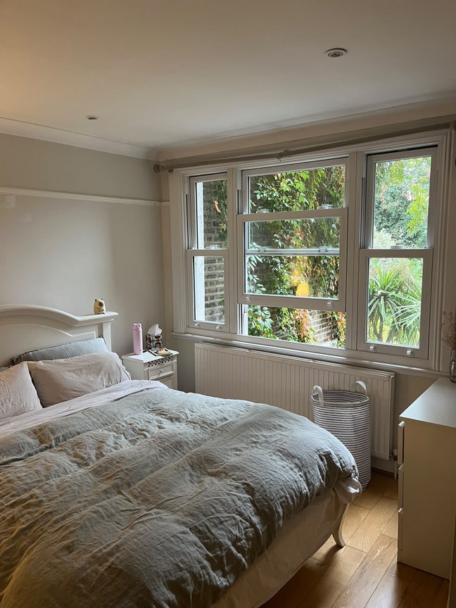 Large Double Bedroom in Clapham Old Town - &pound;2000pm Main Photo