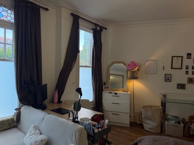 Large Room in Clapham South  Main Photo