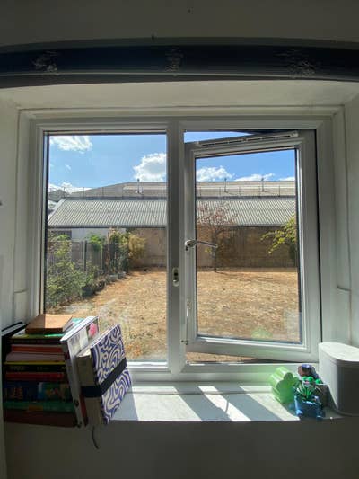 Bright and sublet double room available in Bow Main Photo