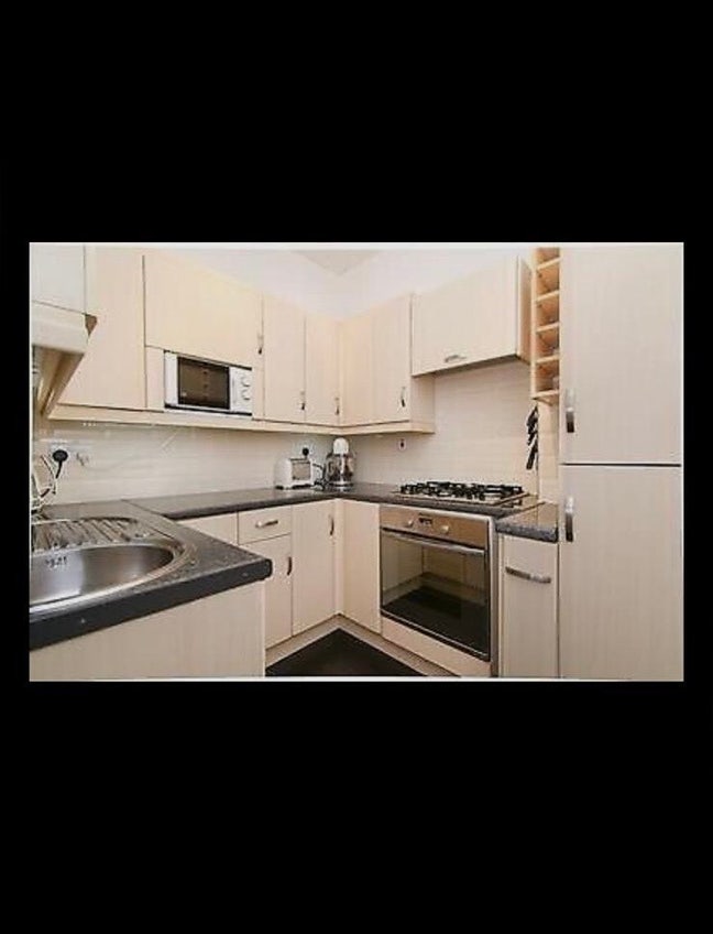 Lovely furnished flat in leith - females preferred Main Photo