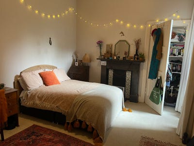 Double room in friendly Bruntsfield flat Main Photo