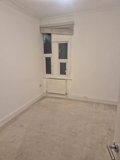 Double bedroom flat Main Photo