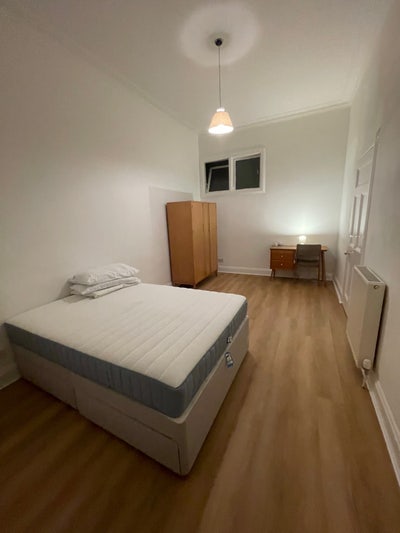 Lovely and Spacious Double Room Bruntsfield Main Photo