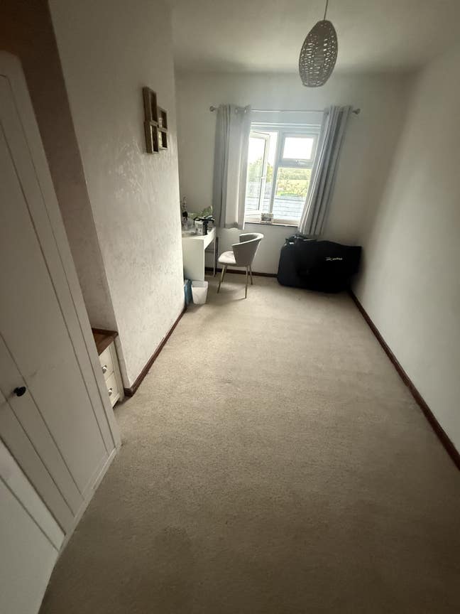 Part furnished or single bed provided Main Photo
