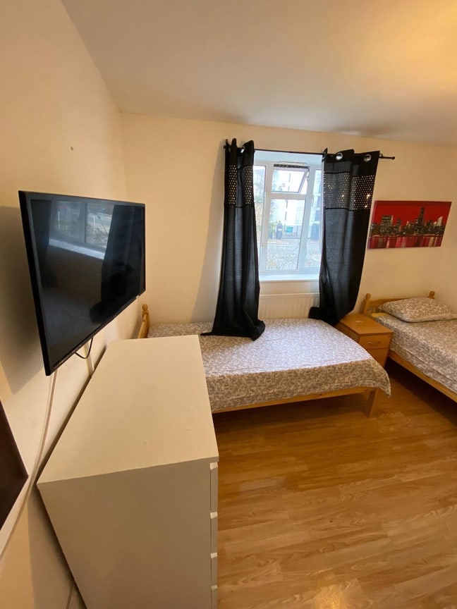 Double room in front of a Roehampton University Main Photo