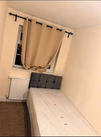Spacious Room to Rent – CR0 Main Photo