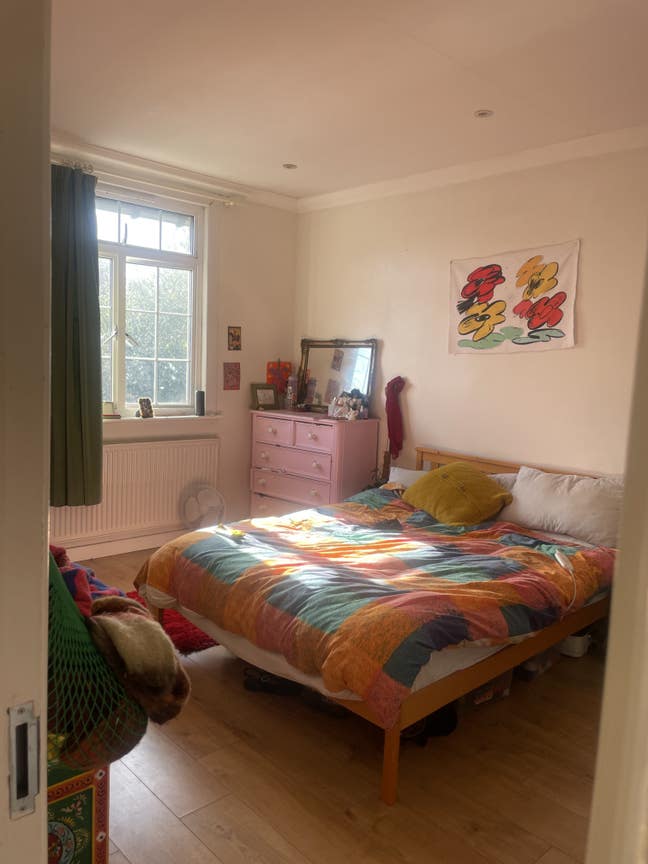 1 Month sublet in spacious West London room! Main Photo