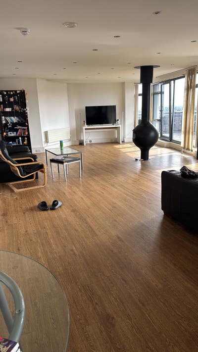 Tenancy Takeover ( immediately available) Main Photo