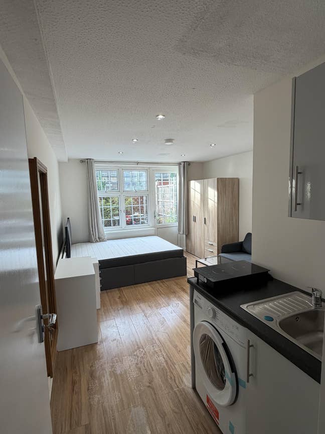 Brand new Studio Flat with Private Garden ALL INC. Main Photo